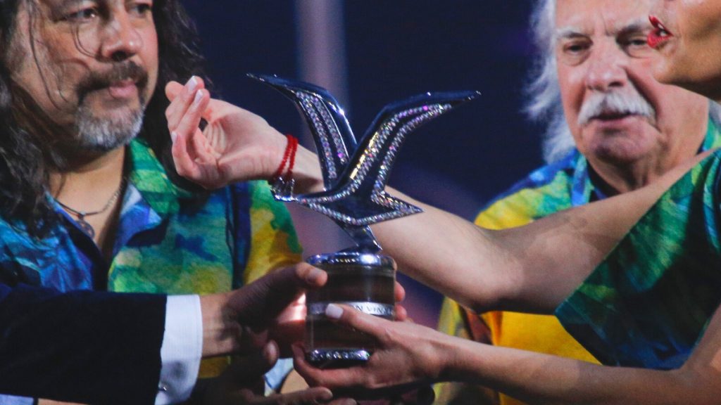 Gaviota de Platino A_UNO_1437399 web