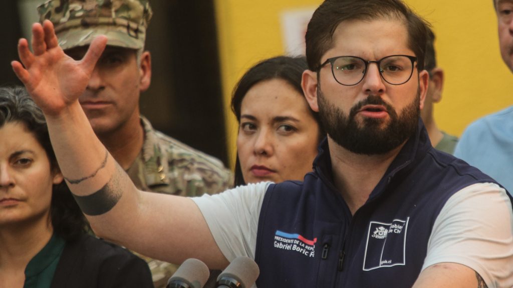 Gobierno anuncia bonos A_UNO_1432823 web