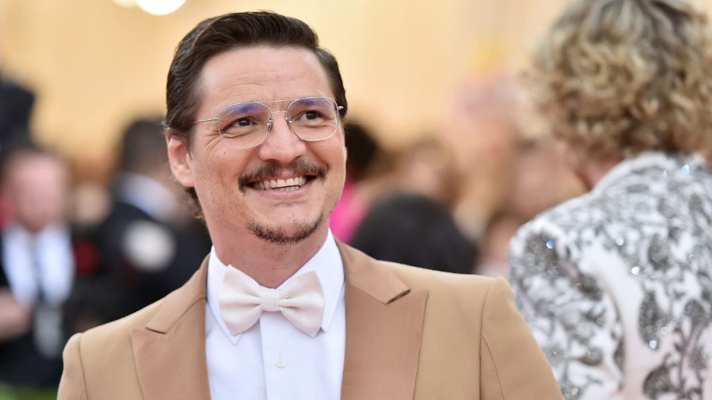 Pedro Pascal karaoke