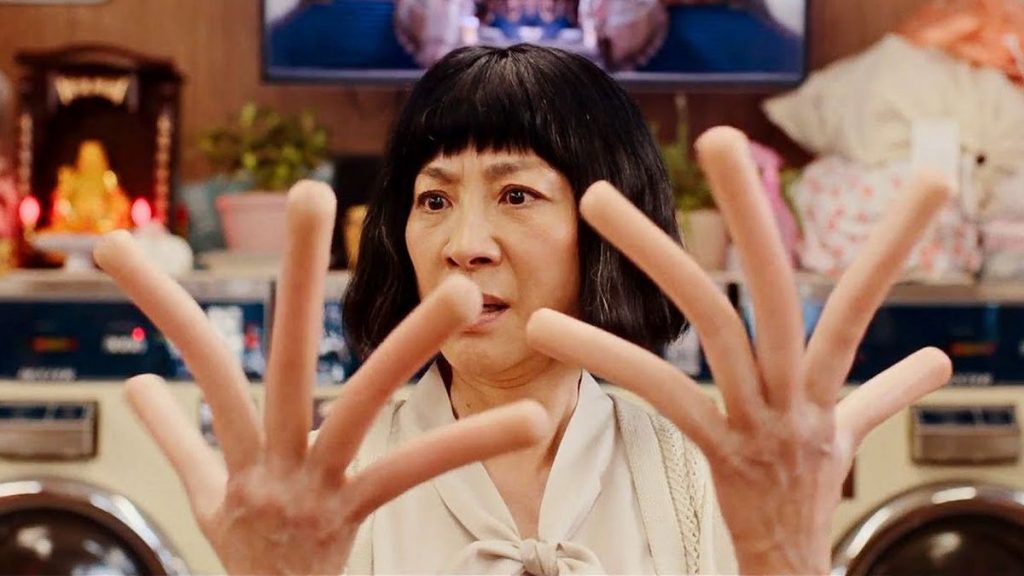 Everything Everywhere All At Once cine