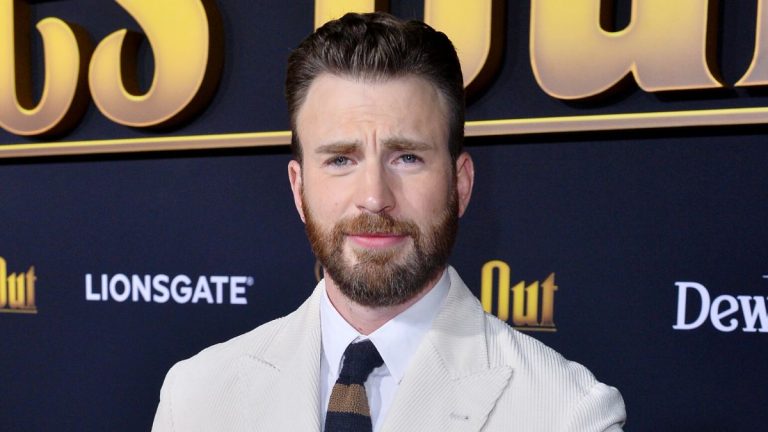 Chris Evans novia