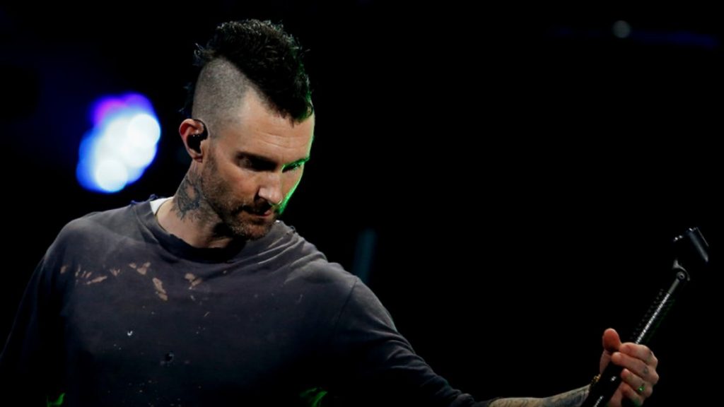Adam Levine Chile Google