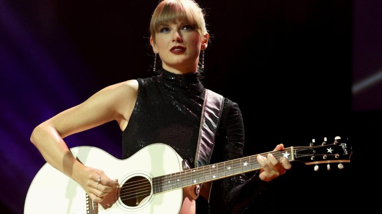 Taylor Swift GettyImages-1425749502 web mujeres artistas