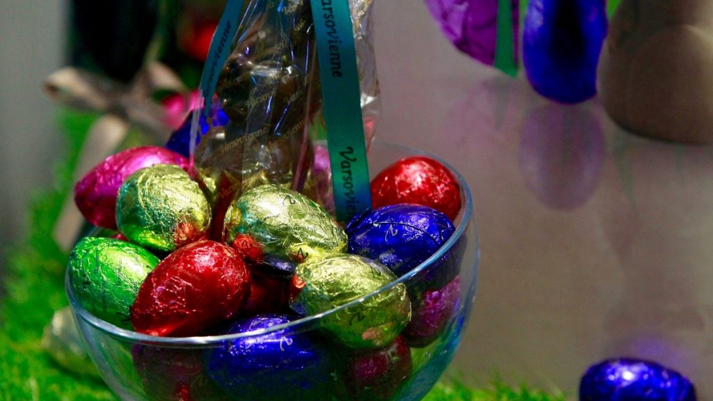 Huevos de Pascua A_UNO_652830 temática feriado irrenunciable semana santa