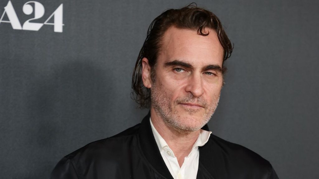 Joaquin Phoenix director chileno
