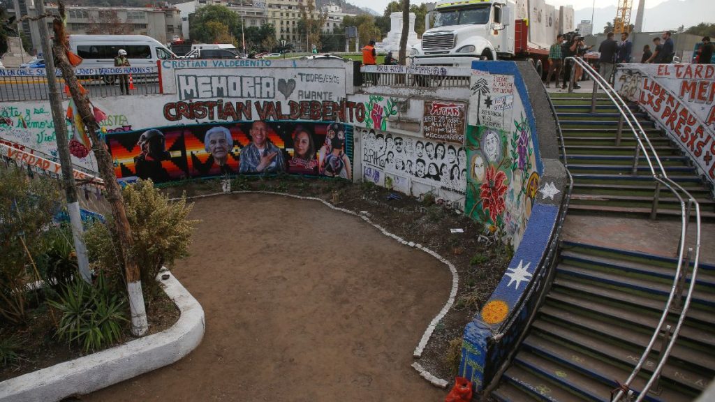 Plaza hundida Metro Baquedano A_UNO_1450199