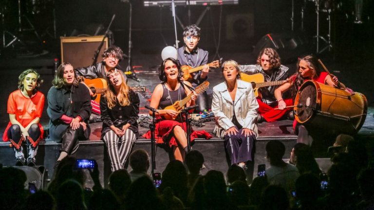 Camila Moreno y Juanita Parra Matucana 100 web