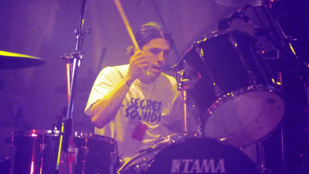 Dave Grohl Nirvana 1990