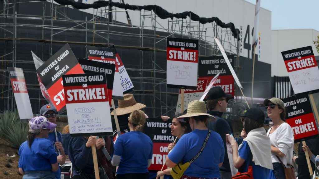 Huelga guionistas EEUU GettyImages-1487366335 web