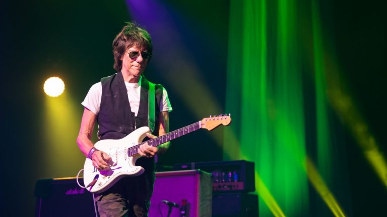 Jeff beck GettyImages-1432230225 tributo