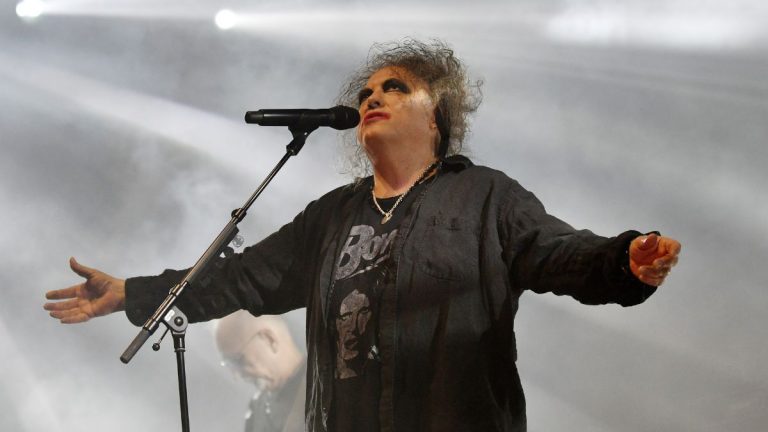 The Cure Robert Smith en chile 2023 GettyImages-1448398039 web