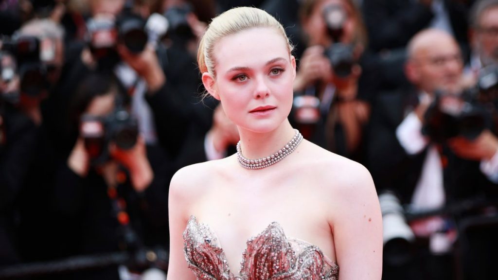 Elle Fanning 16 años