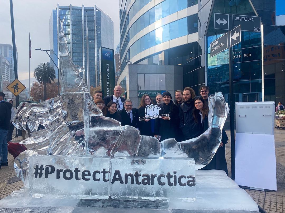 Escultura de hielo del Krill. Foto: @antarcticsouthernocean
