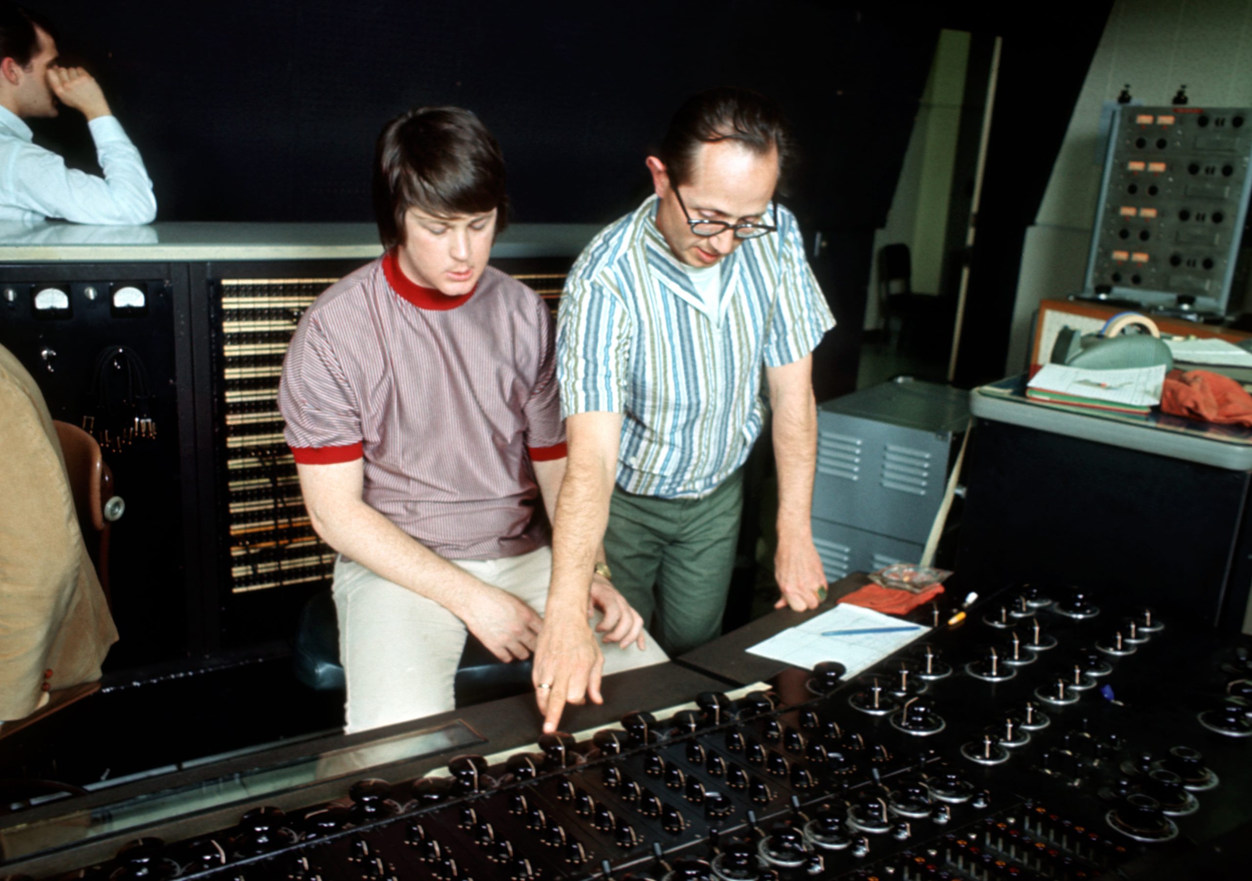 Brian Wilson grabando Pet Sounds. Foto: Getty Images.