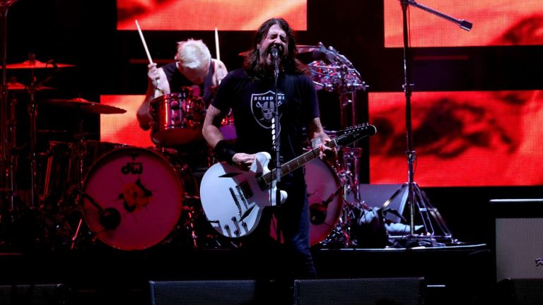 Foo Fighters GettyImages-1547237524 web