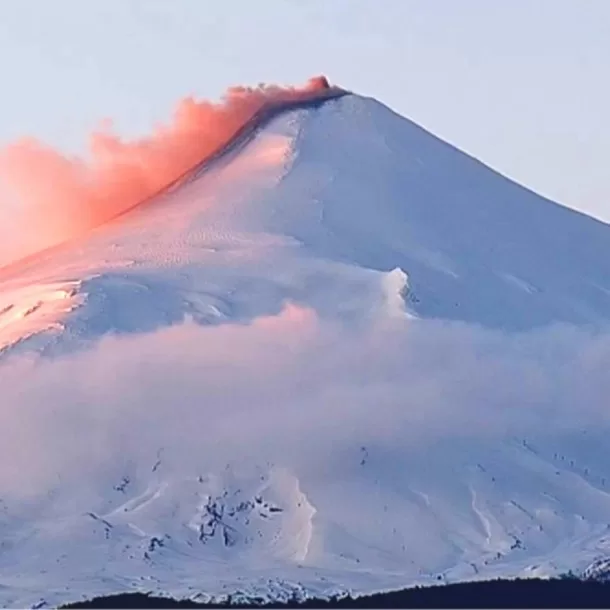 Fumarola Volcán Villarrica: Foto: Mega.