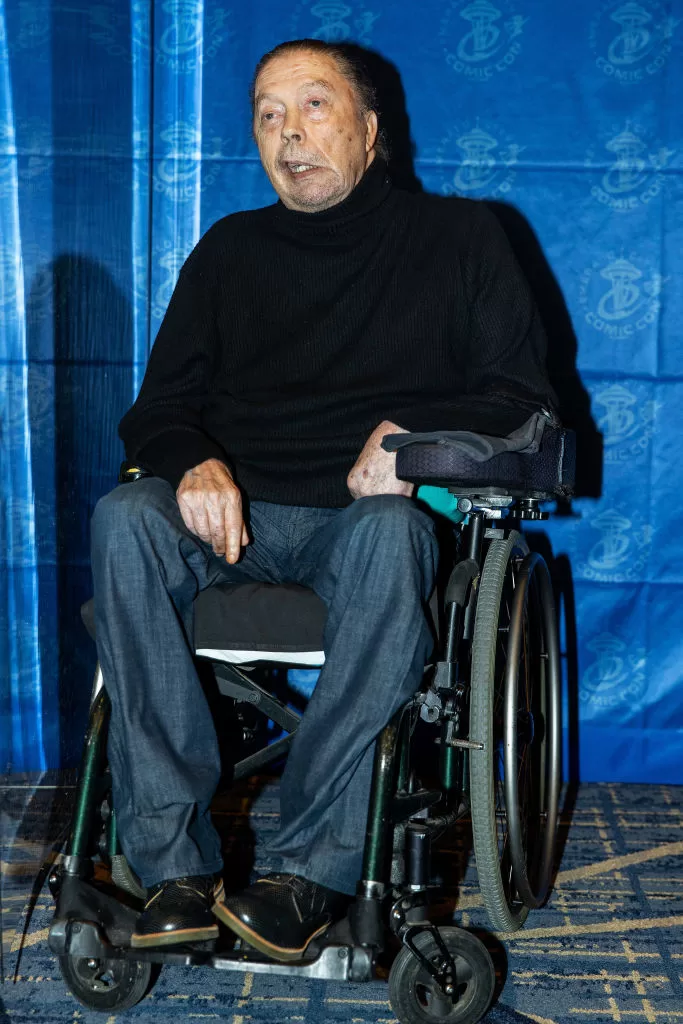 Tim Curry reaparece en silla de ruedas en Comic Con: Así se ve ahora en ...