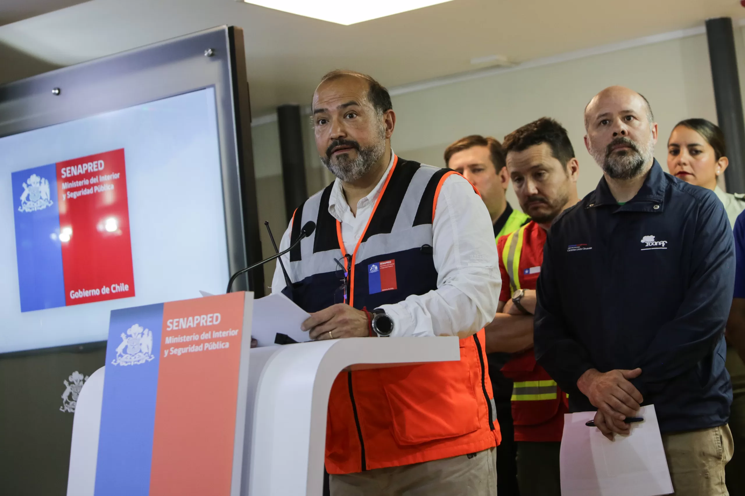 Senapred actualiza estado de los incendios forestales. Foto: Agencia Uno.