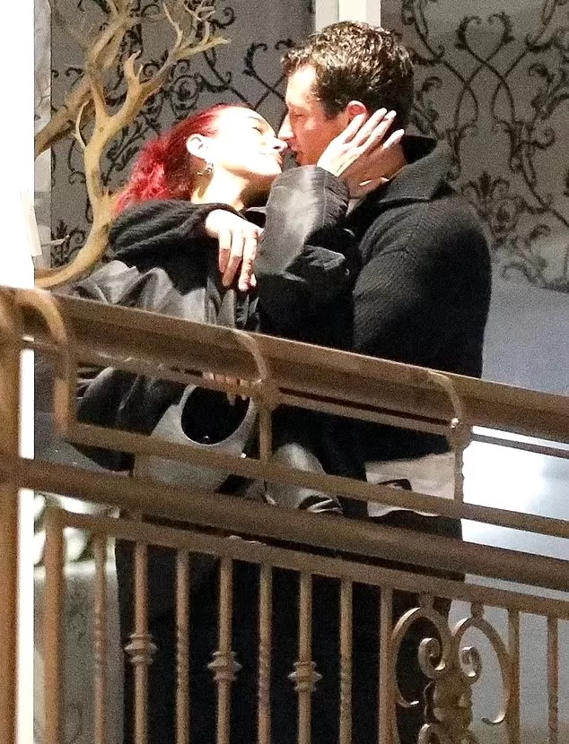 Dua Lipa y Callum Turner