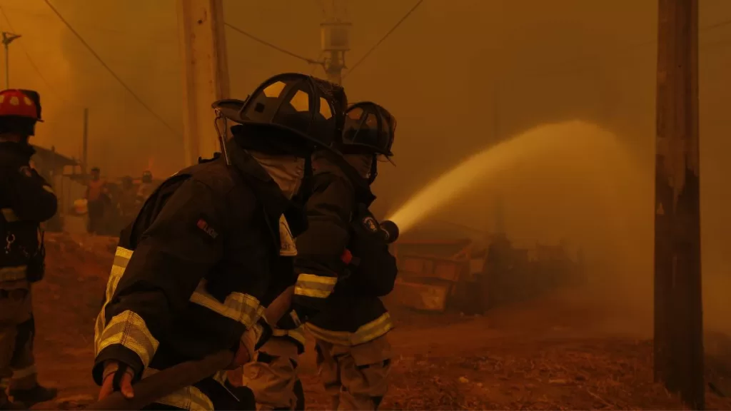 Agencia UNO, Bomberos de Chile