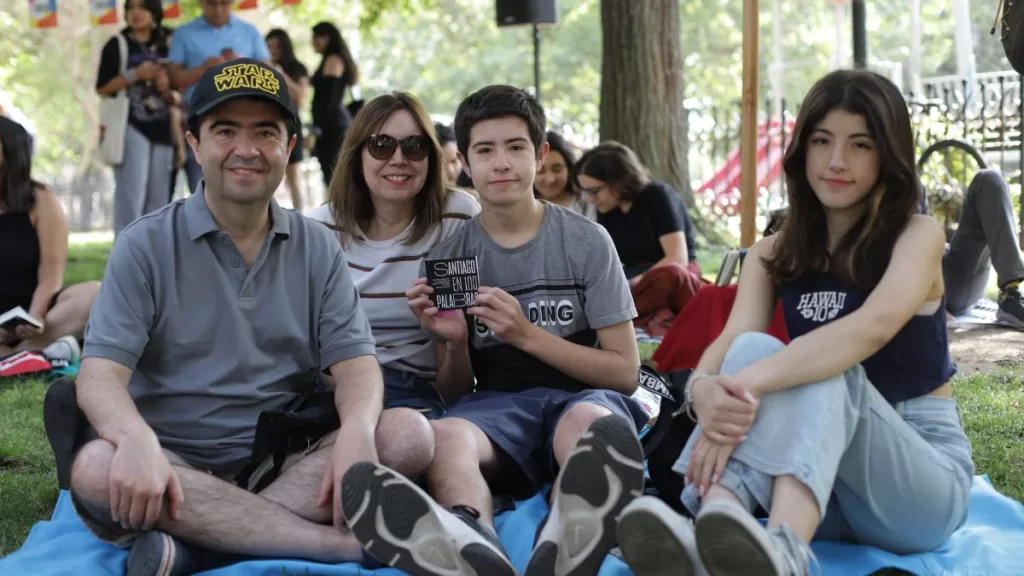 Santiago en 100 Palabras