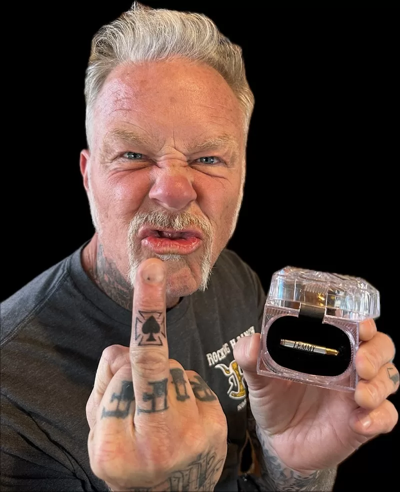 James Hetfield con su nuevo tatuaje