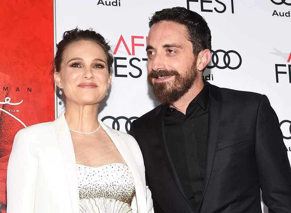 Natalie Portman y Pablo Larraín. Foto: Getty Images.