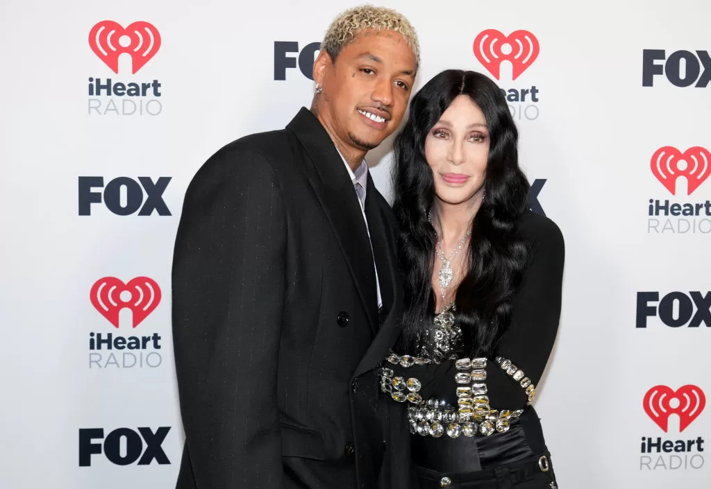 Cher y A.E. Foto: Getty Images.