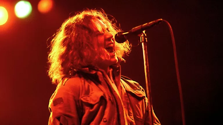 Pearl Jam GettyImages-89937013 web