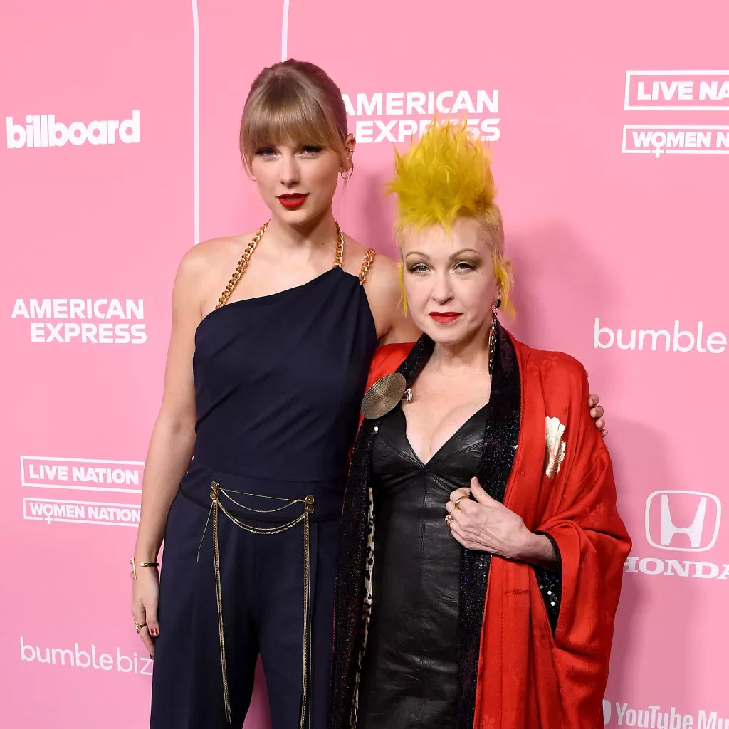 Taylor Swift y Cyndi Lauper.