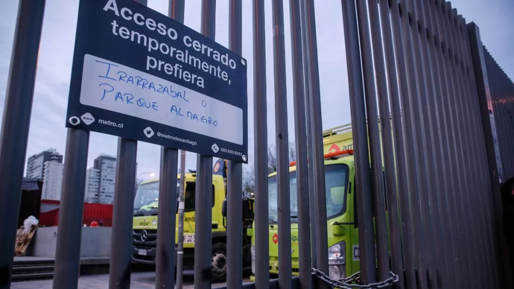 Metro de Santiago Matta cerrado Línea 3