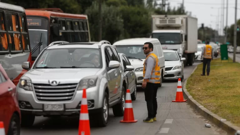 Restricción vehicular 14 junio A_UNO_1546120 web