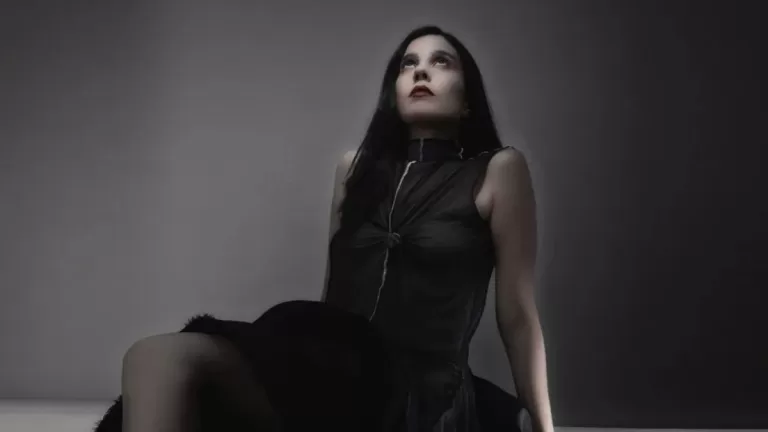 Javiera Mena Billboard