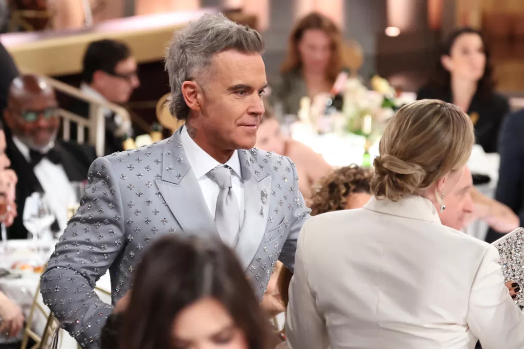 Robbie Williams en los Globos de Oro. Foto: GettyImages. 