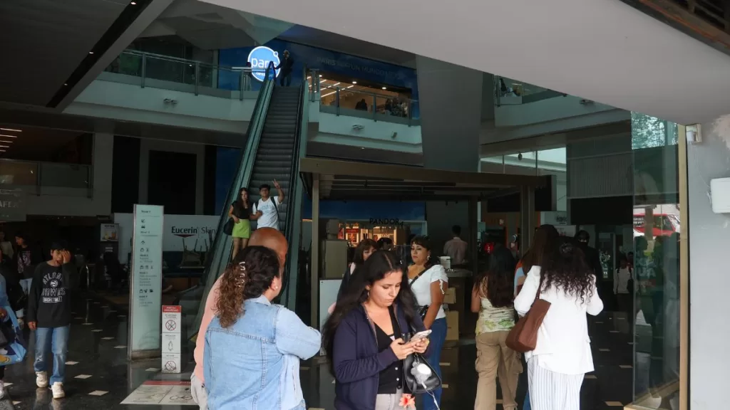 Apagón masivo en mall