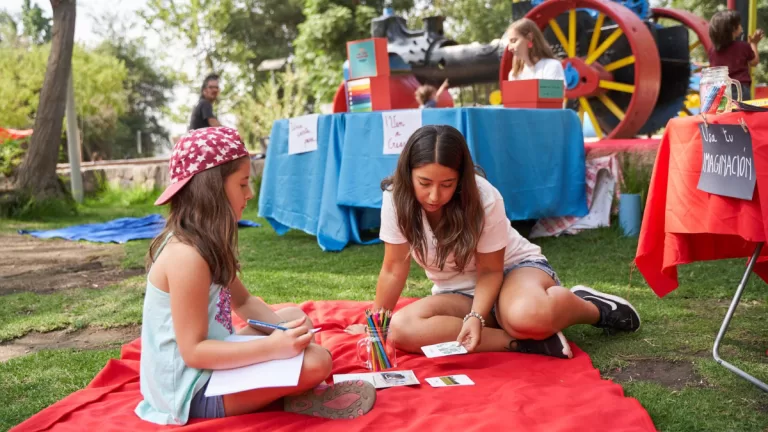 Santiago en 100 Palabras