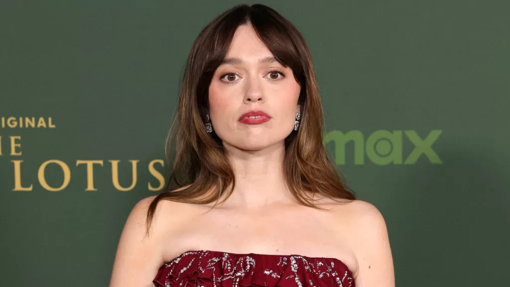 Aimme Lou Wood actriz de The White Lotus