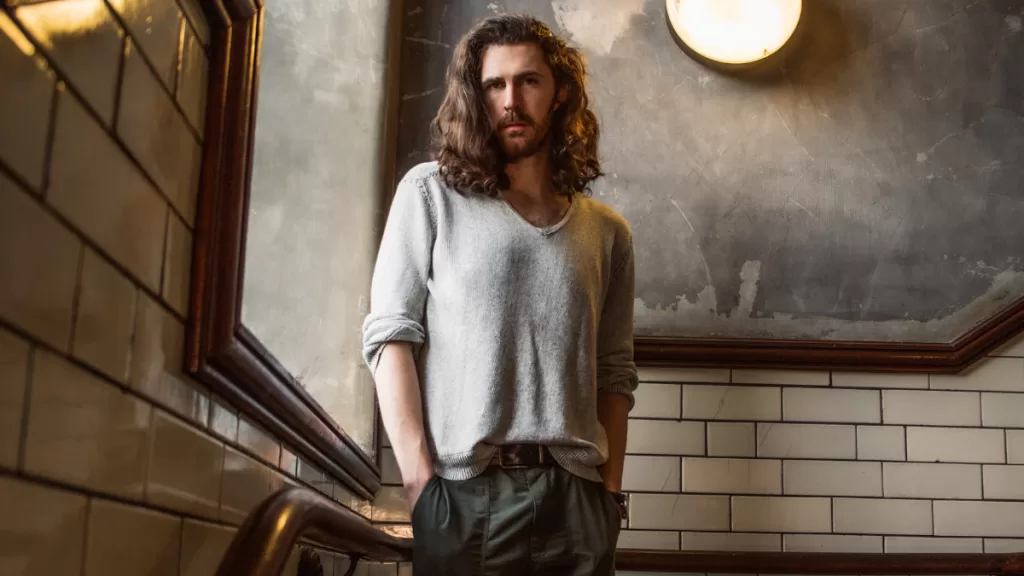 Hozier estará el 24 de mayo en Movistar Arena de Santiago