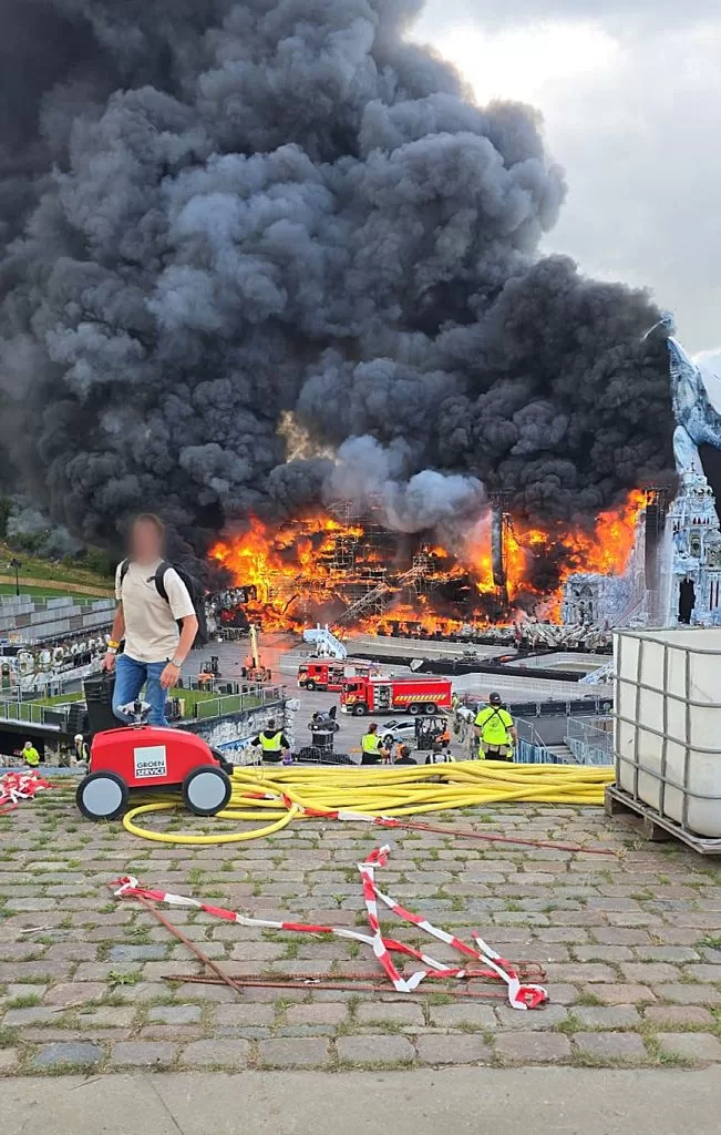 Escenario de Tomorrowland en llamas. Foto: GettyImages