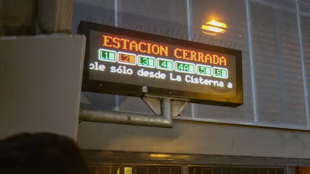 Metro de santiago Línea 2 A_UNO_1389776 web