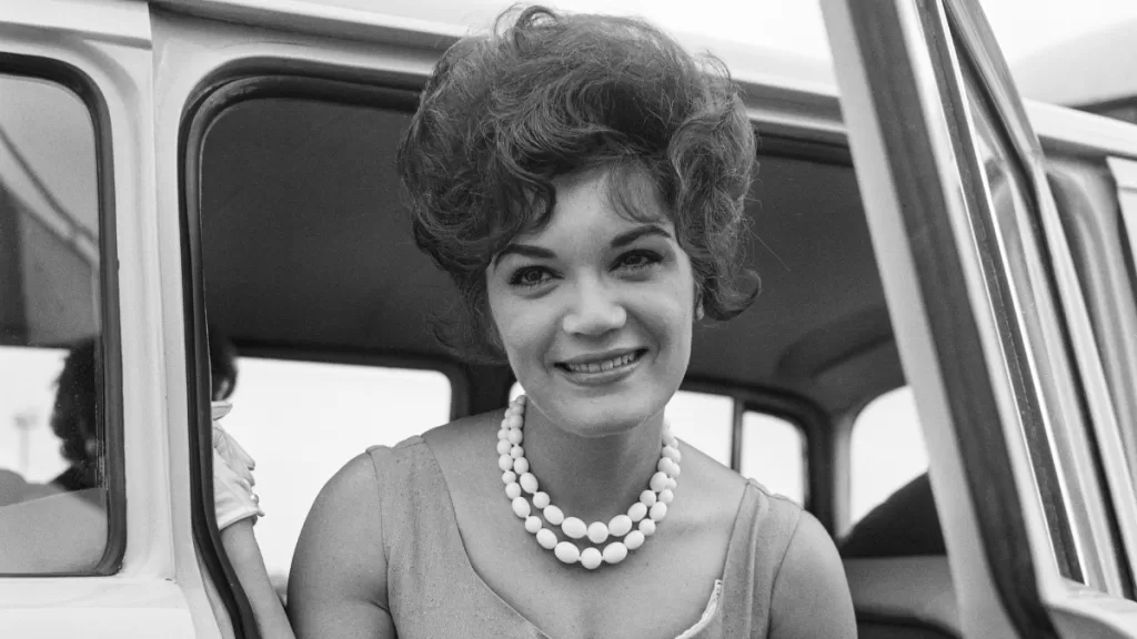 Connie Francis, cantante de viral canción “Pretty Little Baby”, falleció a los 87 años