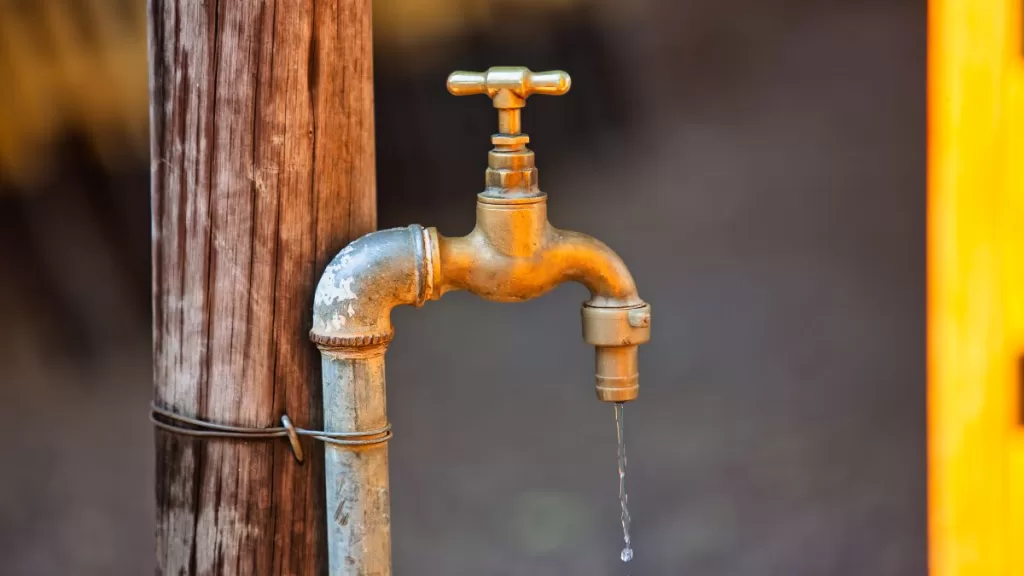 corte de agua GettyImages-2184997613 web