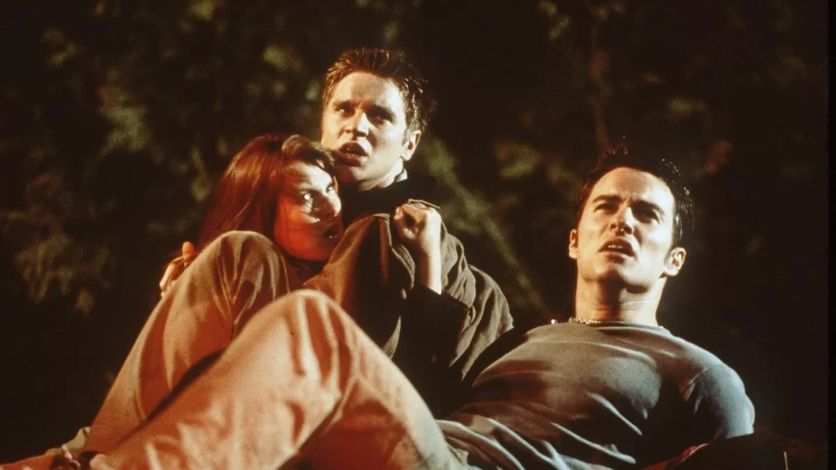 Primera entrega de "Destino Final" con Ali Larter, Devon Sawa y Karr Smith.