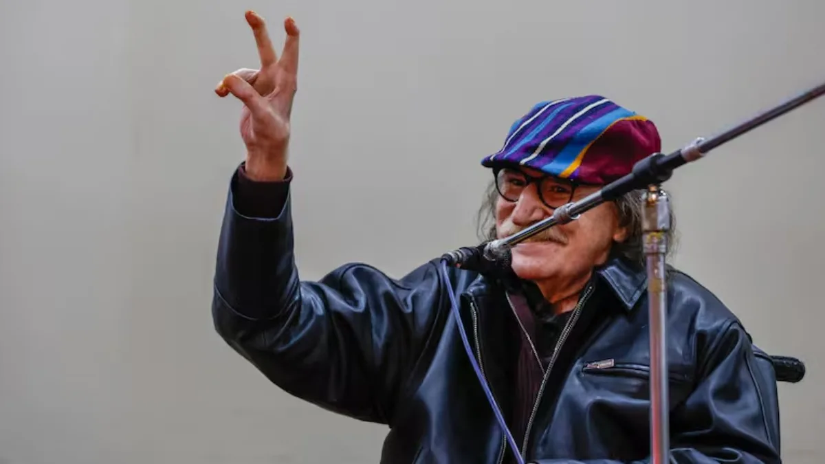 Charly García recibe su Doctorado en la UBA.