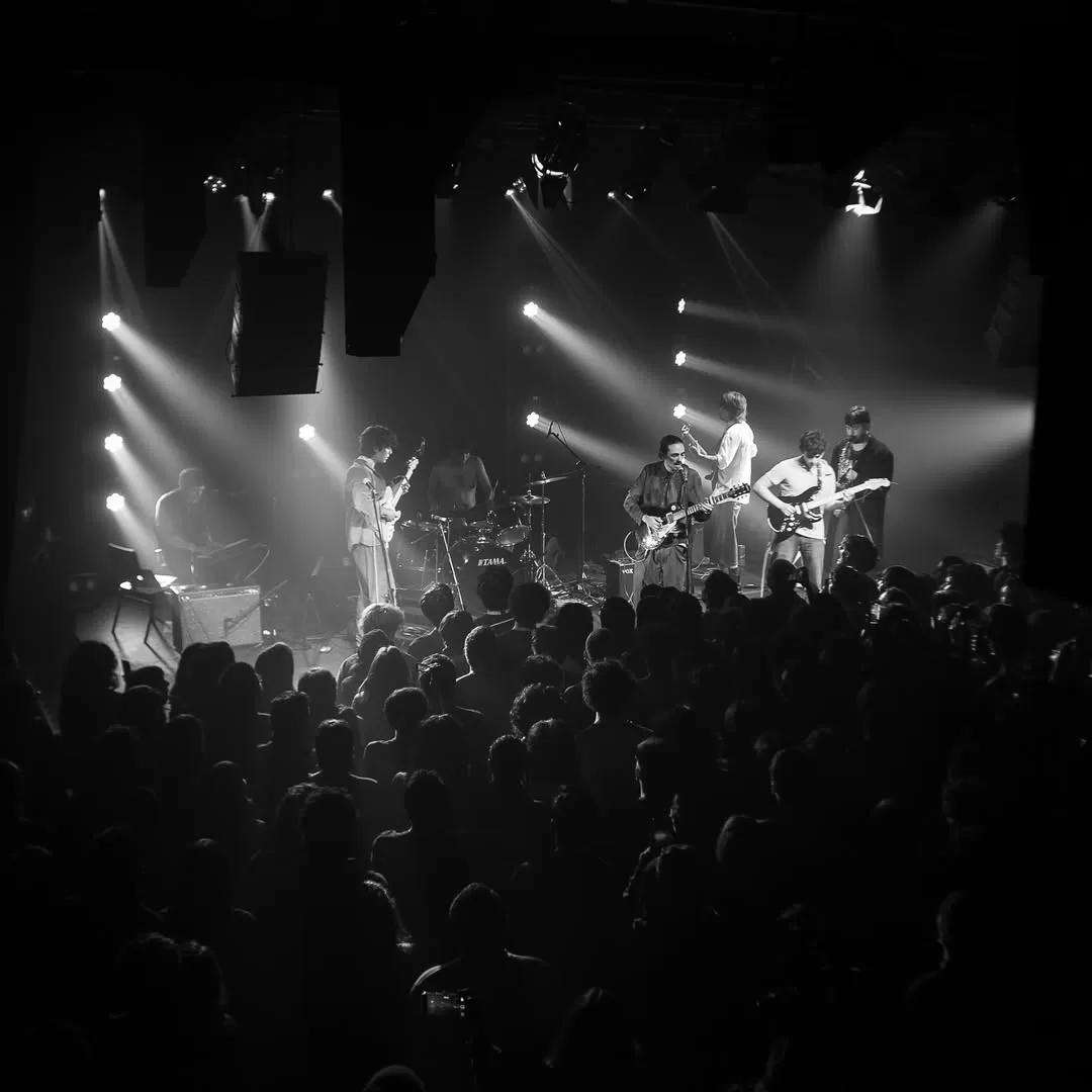 La banda y la gente en Matucana 100. 