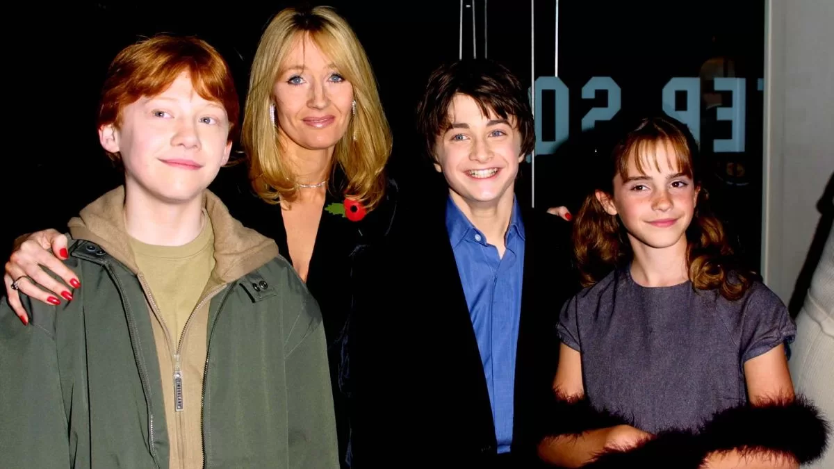 J.K. Rowling con los protagonistas de Harry Potter, Daniel Radcliffe, Emma Watson y Rupert Grint.