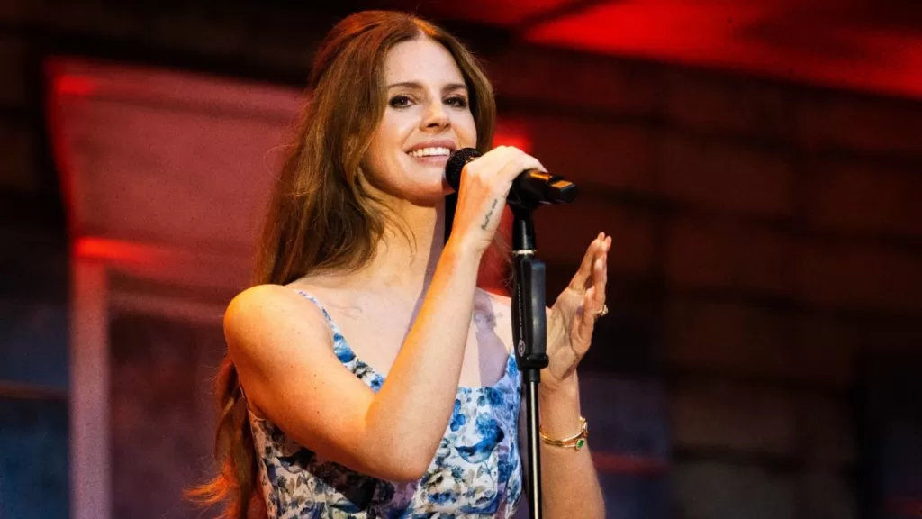 La tercera es la vencida: Lana del Rey anuncia estreno de próximo álbum que ha cambiado de nombre varias veces