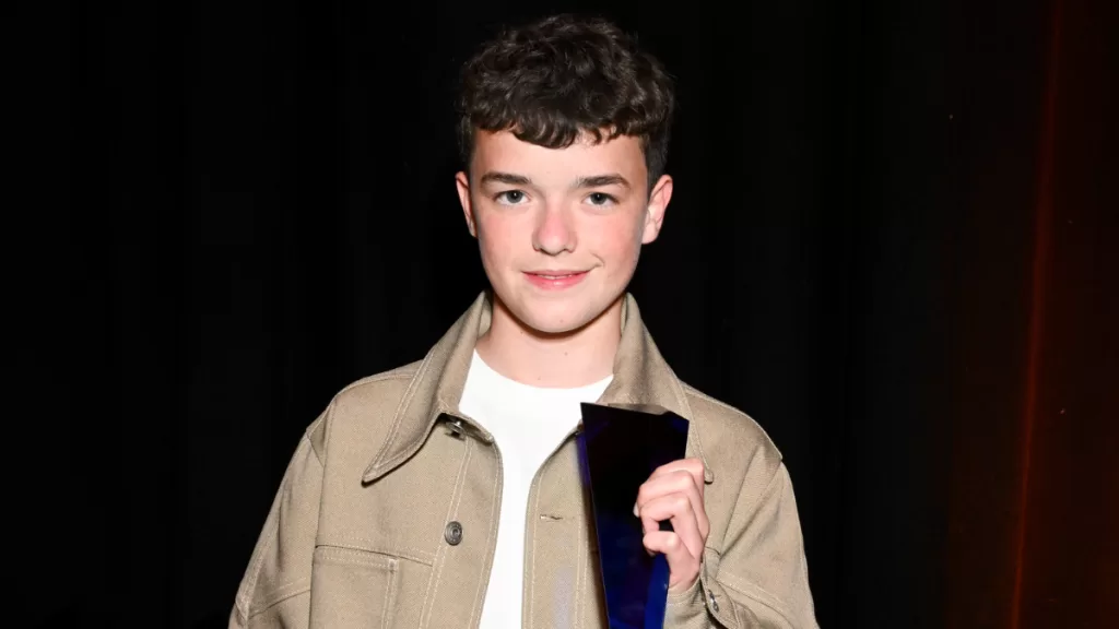 Se había quedado fuera: Actor de "Adolescencia" revela cómo la serie lo ayudó a conseguir entradas para Oasis