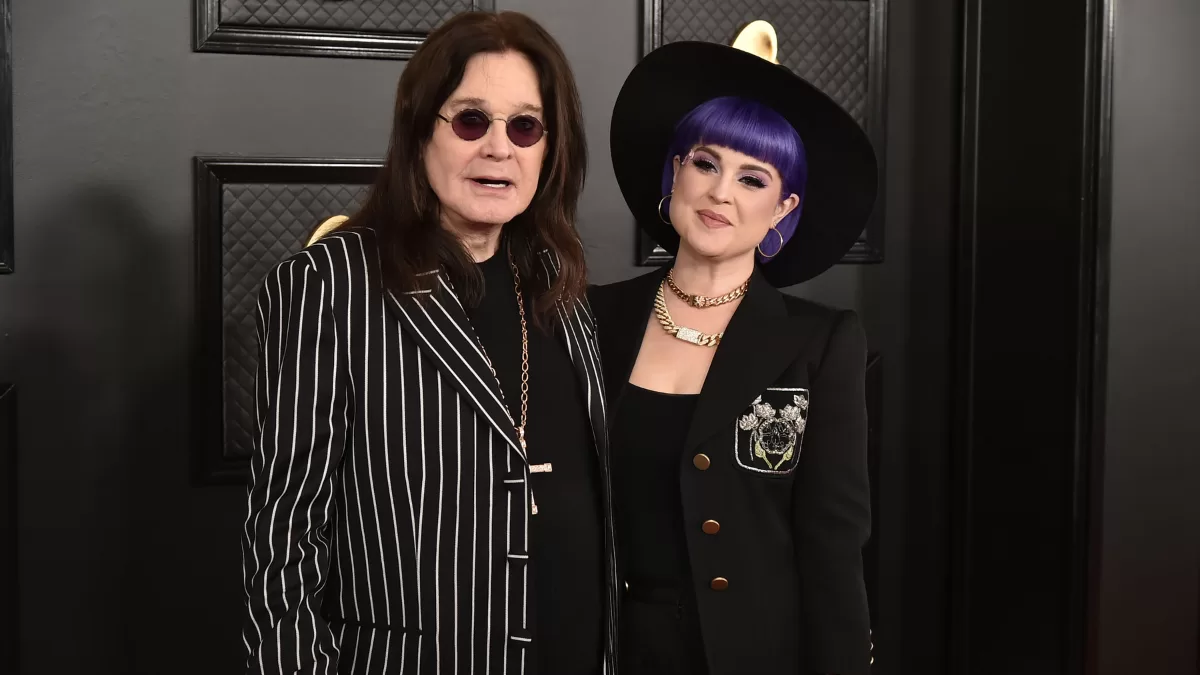 Kelly Osbourne y su padre en 2020. 