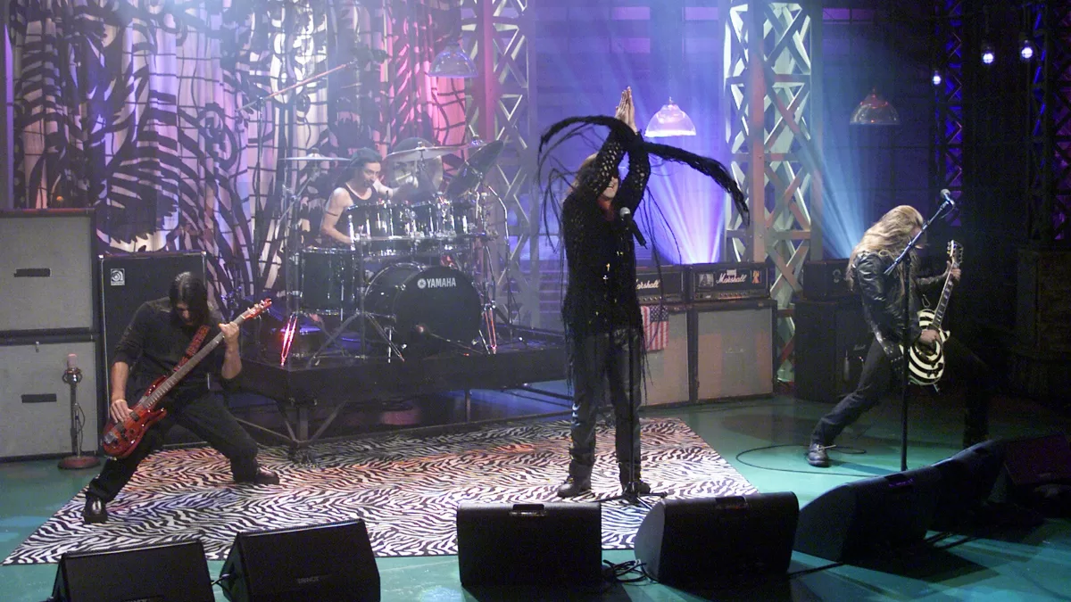 Robert Trujillo, Mike Bordin, Ozzy Osbourne y Zakk Wylde en "The Tonight Show with Jay Leno" en 2001. 